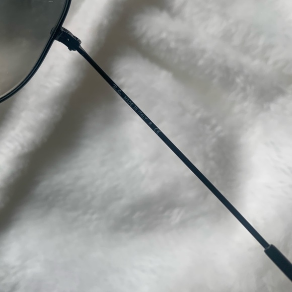 ♠️SOLD♠️ Ray Ban Gradient Aviator Sunglasses Large 3025 002/32 Black Frame Gre - Picture 8 of 9